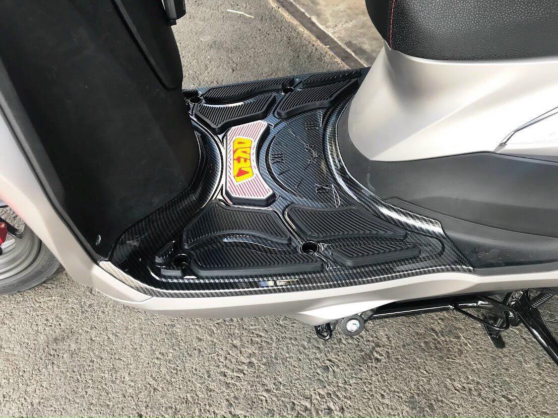 Thảm chân lead 2022 cao su inox và cao su carbon