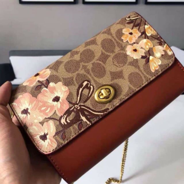 Túi đeo chéo COACH MARLOW FLORAL Hàng Auth