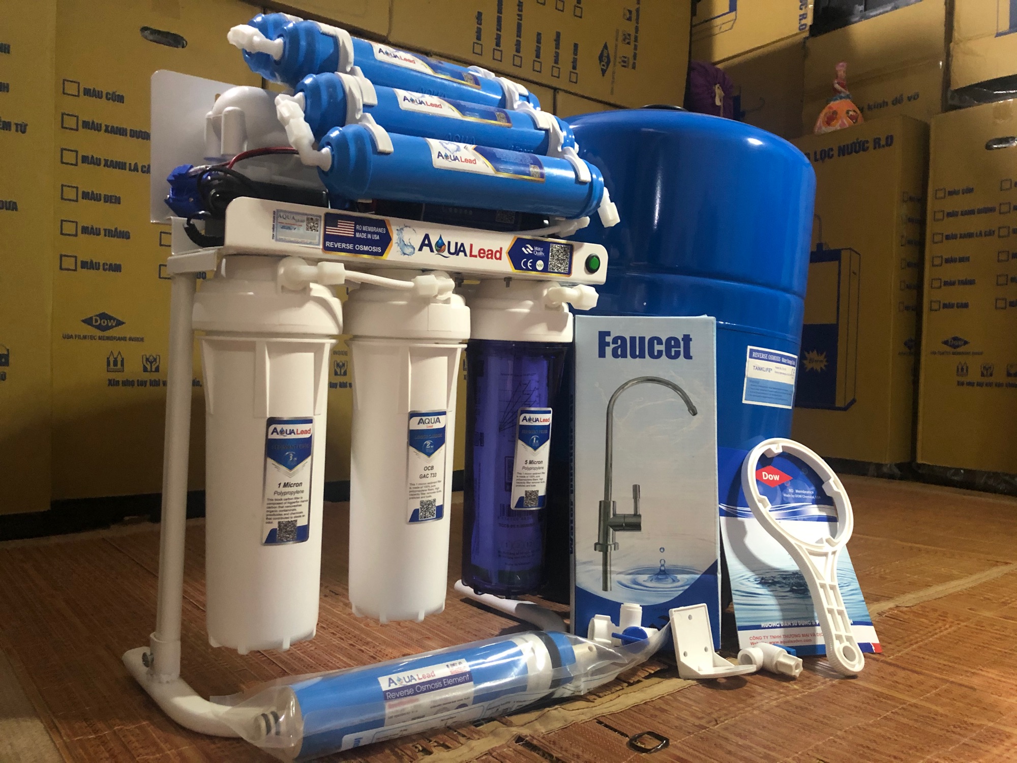 Máy lọc nước ro Aqua lead 8 cấp bình áp 40l