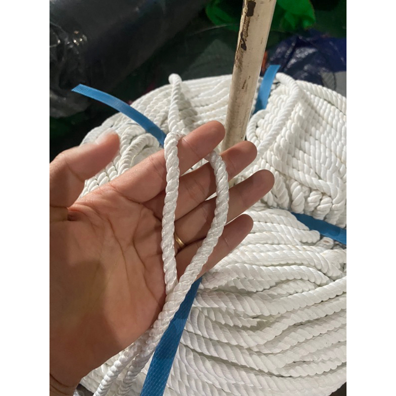 Dây côt lưới che nắng và bạt che mưa.
