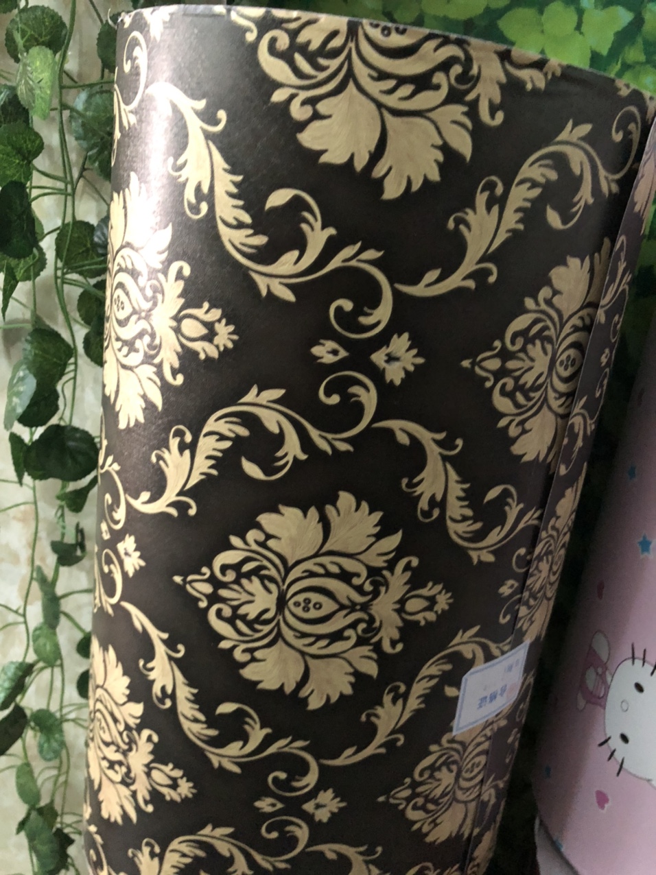 5 Mét Giấy Dán Tường, Khổ 45CM Rộng Decal PVC Trang Trí ( có keo ) - Hoa văn vàng nền đen