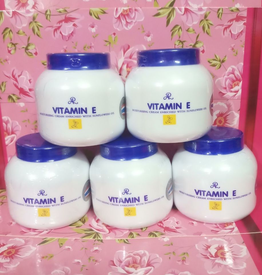 Kem dưỡng da cấp ẩm VitaminE Aron thái lan 200g