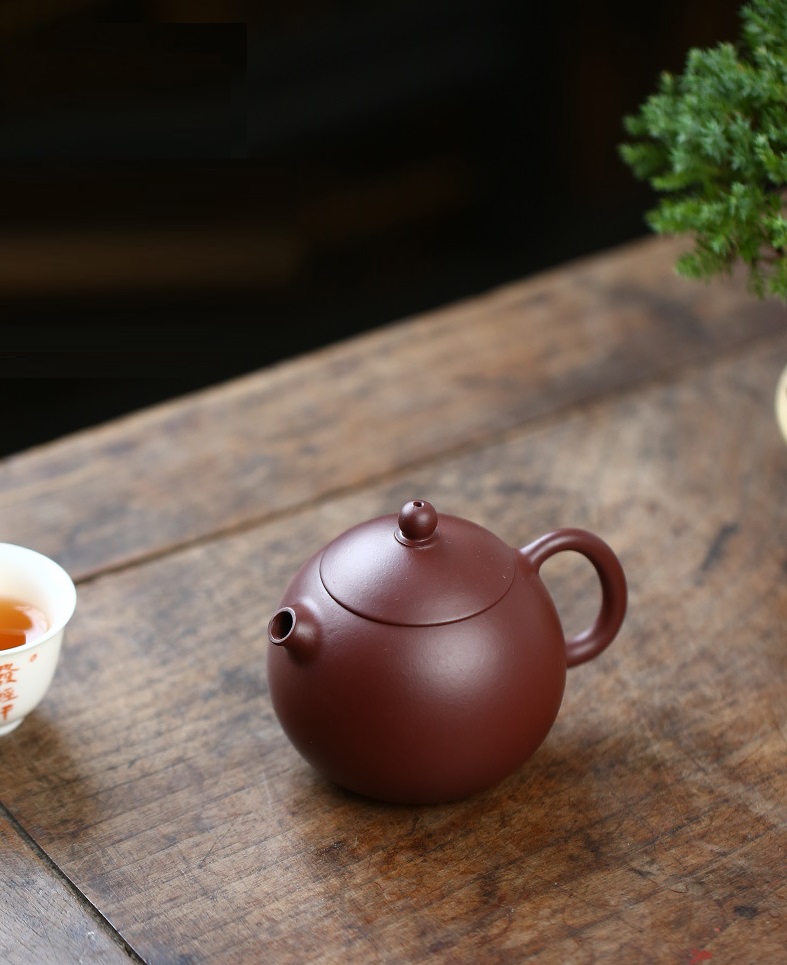 Ấm Tử Sa Nghi Hưng Long Đán 220 ml (Tử Chu Nê, Lọc tổ ong)
