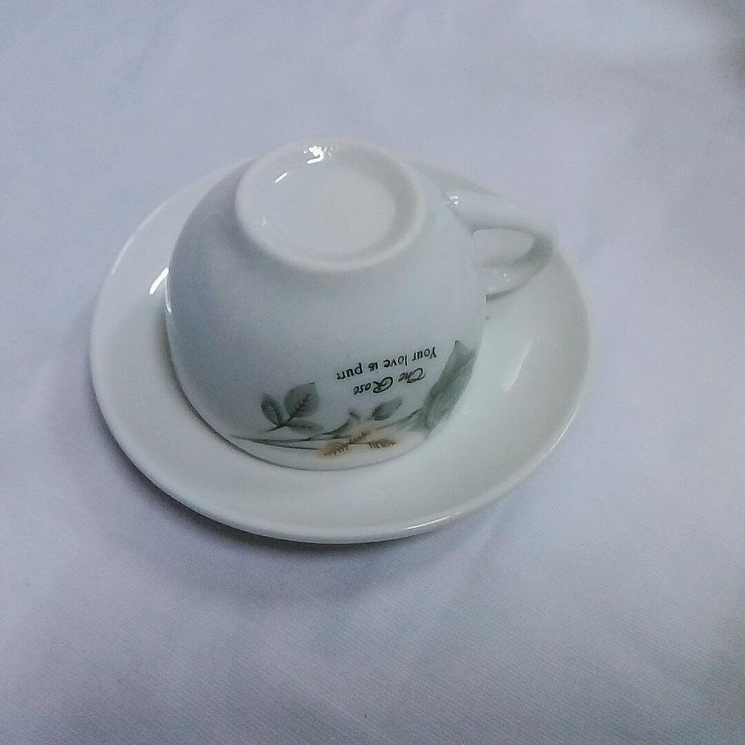 Bộ ấm chén hoa hồng có khay 2 lớp-dung tích 500ml