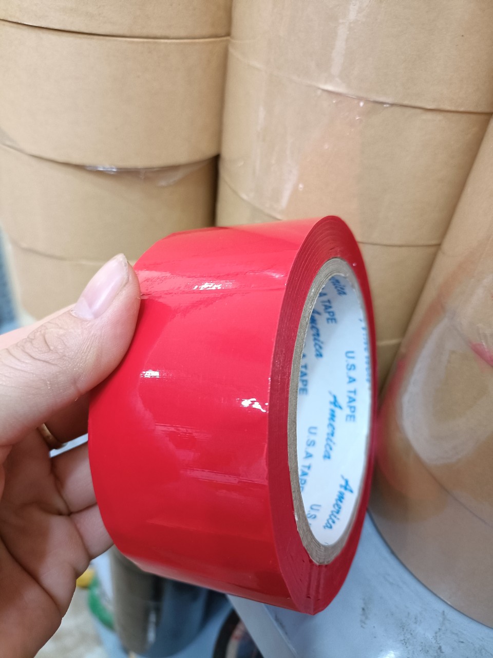 1 cuộn băng keo màu đỏ, 48mm