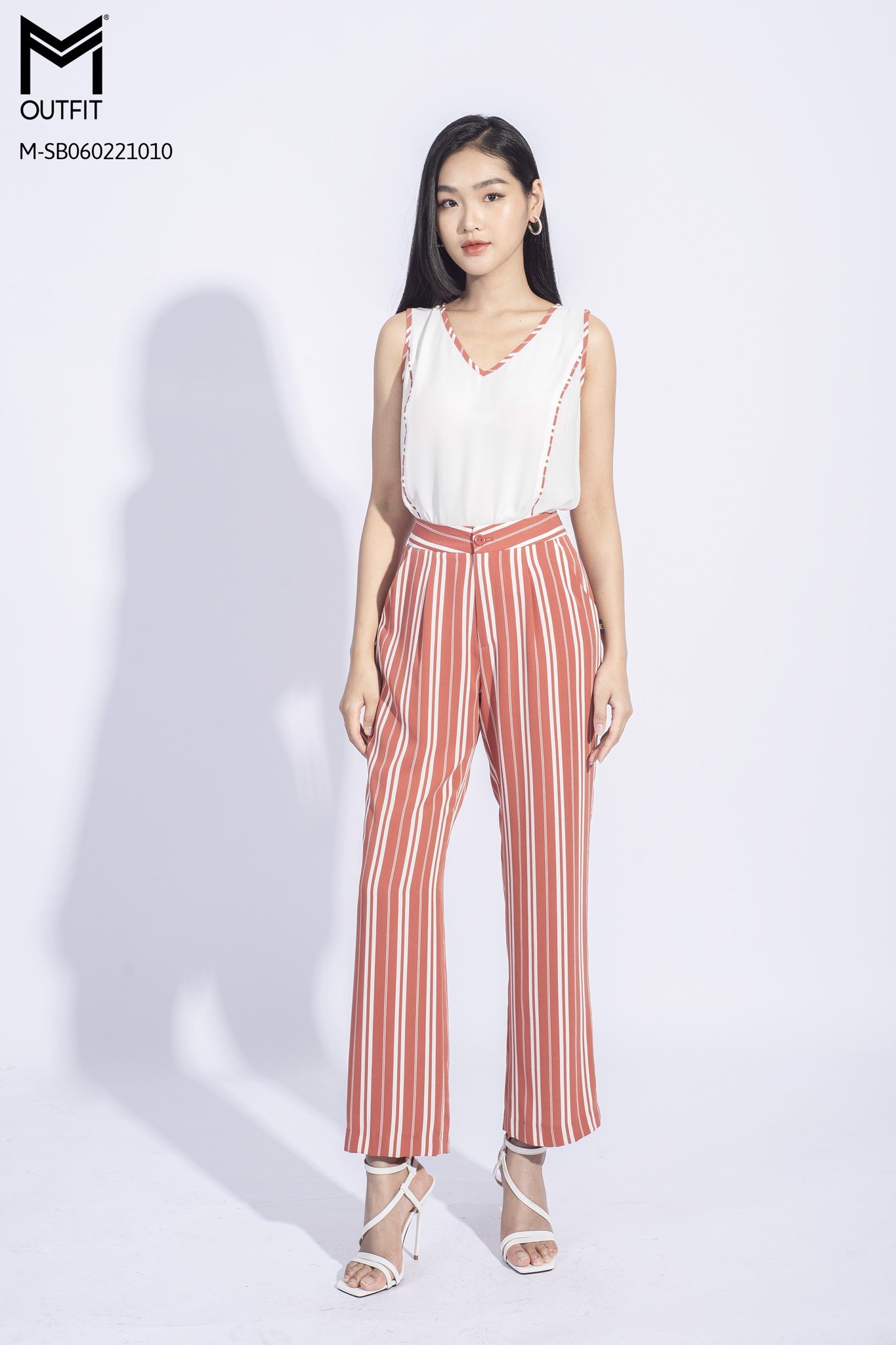 Set bộ. Áo sát nách cổ V, quần dài - mmoutfit