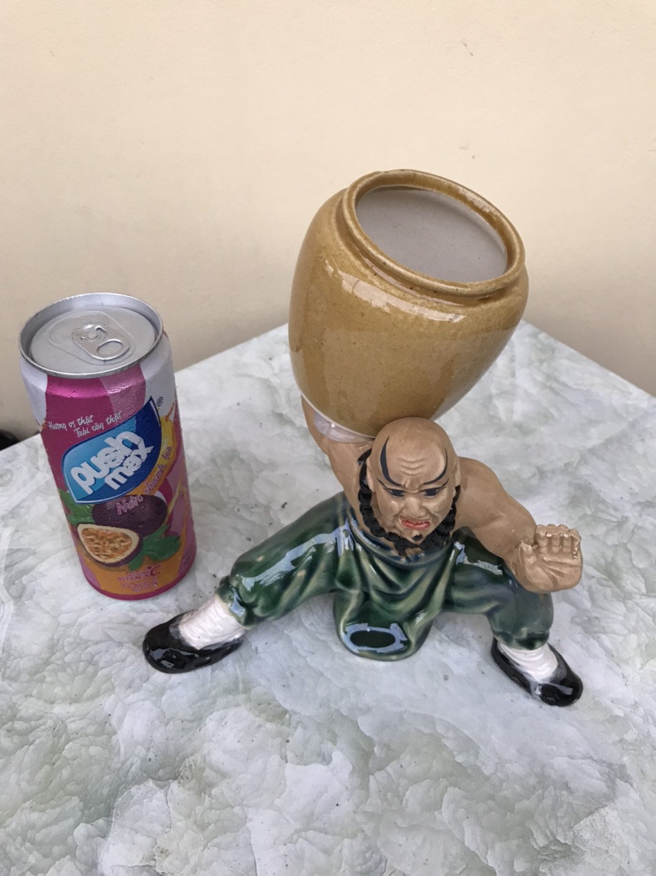Chậu tượng mini cõng vò 02