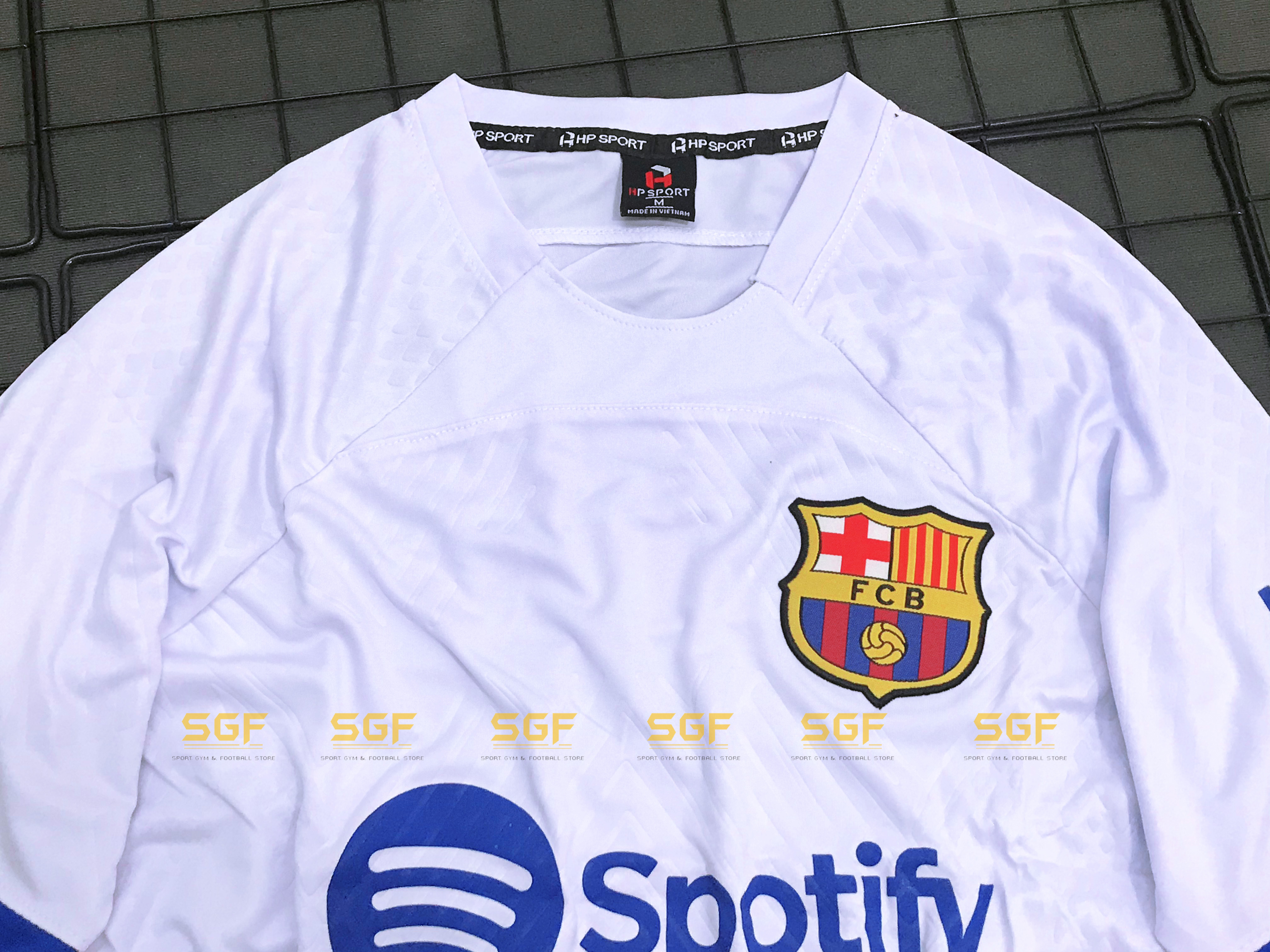Quần Áo Bóng Đá BARCA trắng sân khách 2023