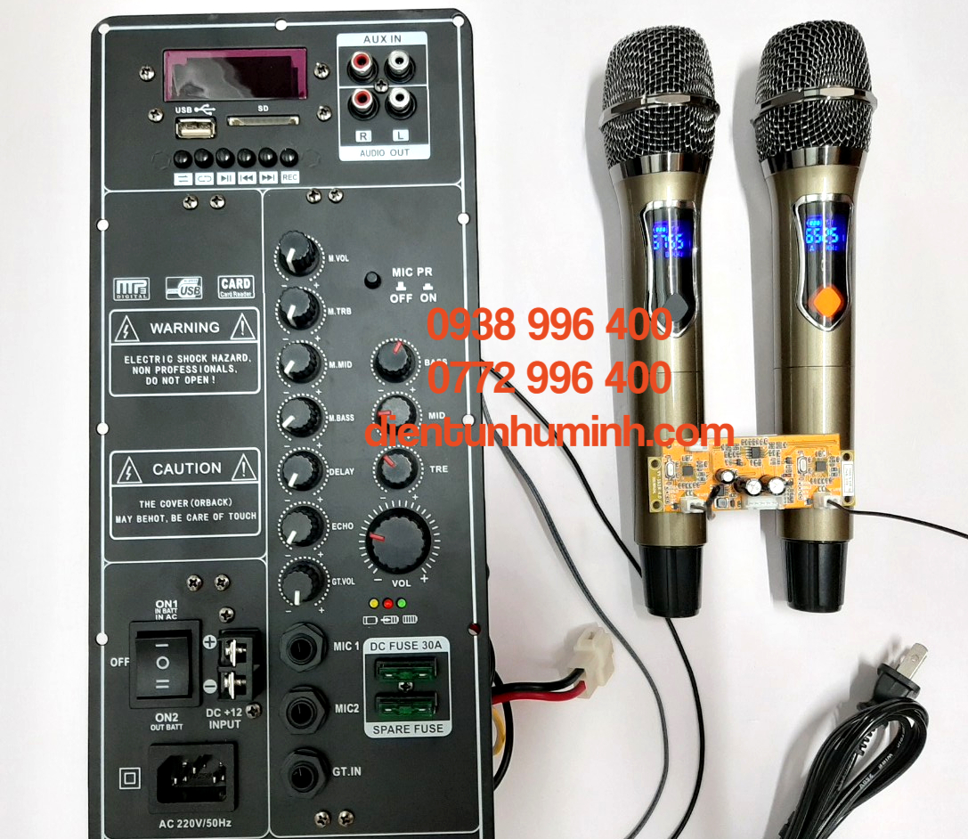 [HCM]Mạch công suất 2 kênh 600w kèm 2 mic không dây chỉnh được tần số