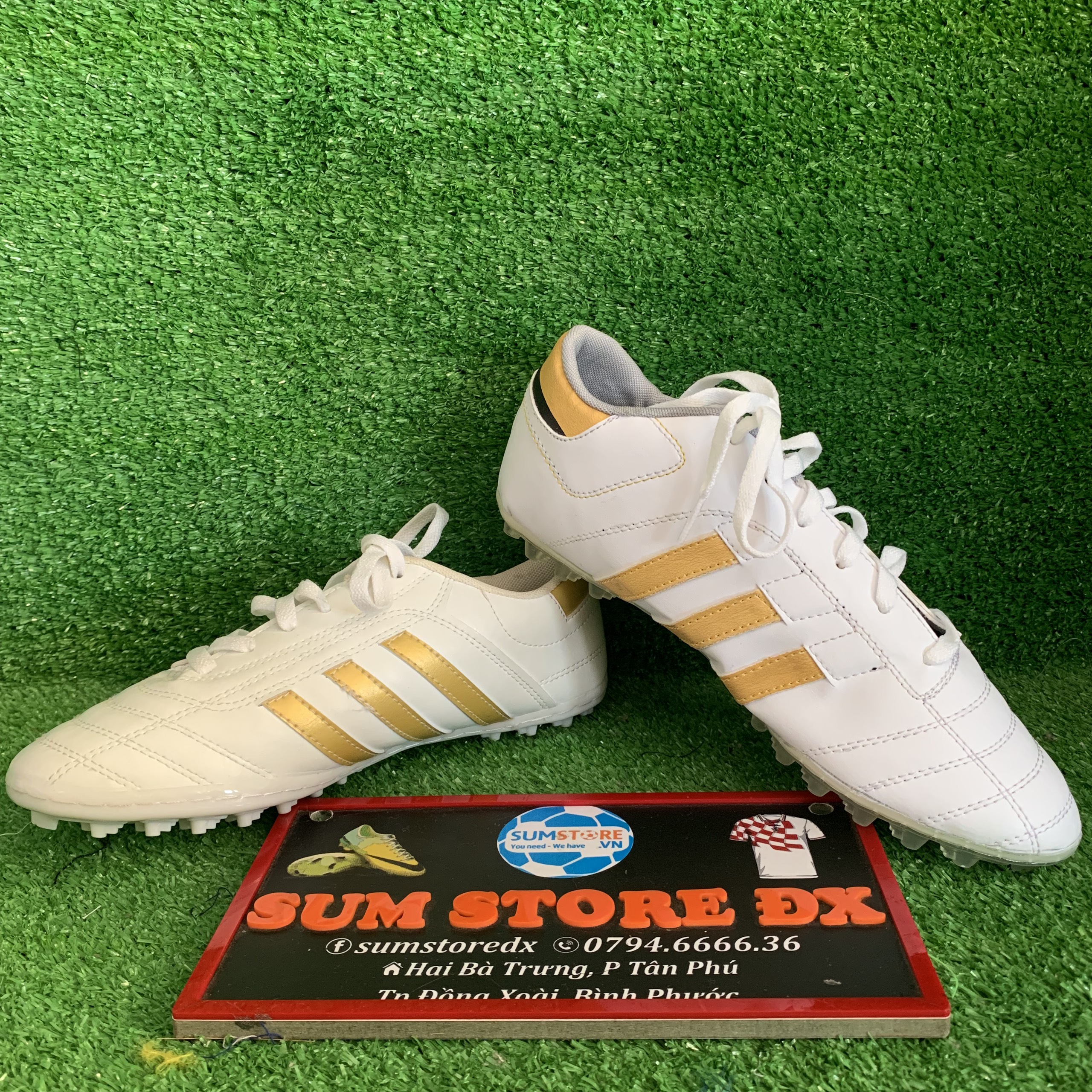 Giày Bóng Đá Nữ Nam Thể Thao Wika 3 Sọc Trắng Sọc Đồng- Giày Bóng Đá TF Cao Cấp