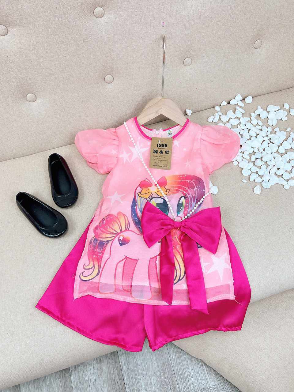 Áo dài cách tân ngựa pony cho bé gái