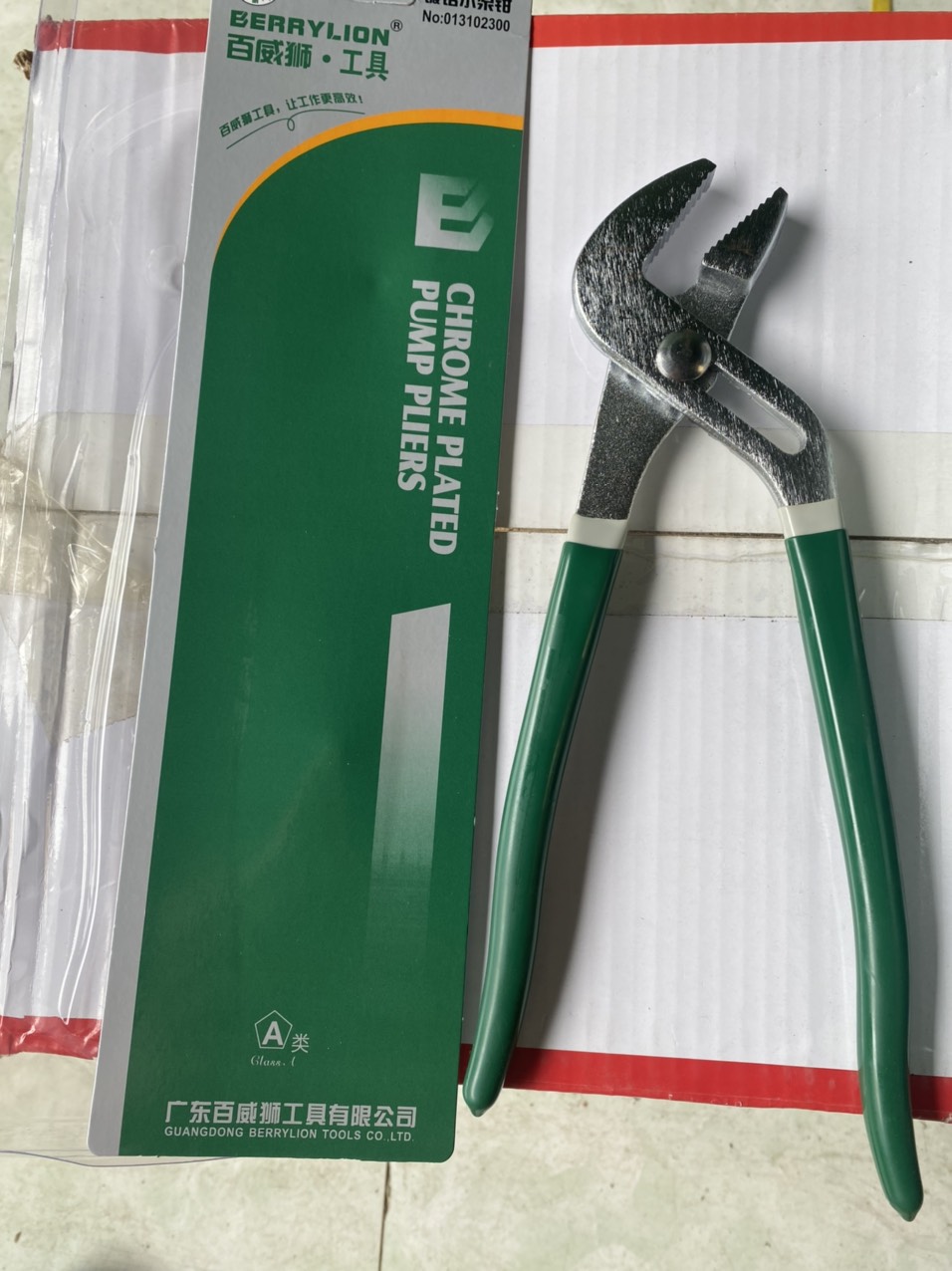 Kìm mỏ quạ BERRY LION 12 inh