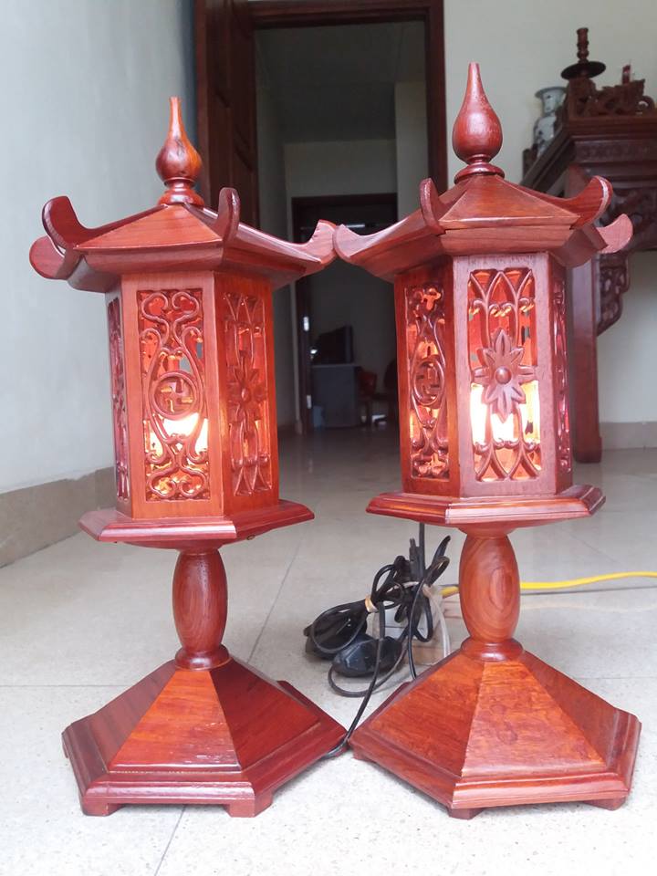ĐÈN trang trí  gỗ hương cao 50cmx20cm