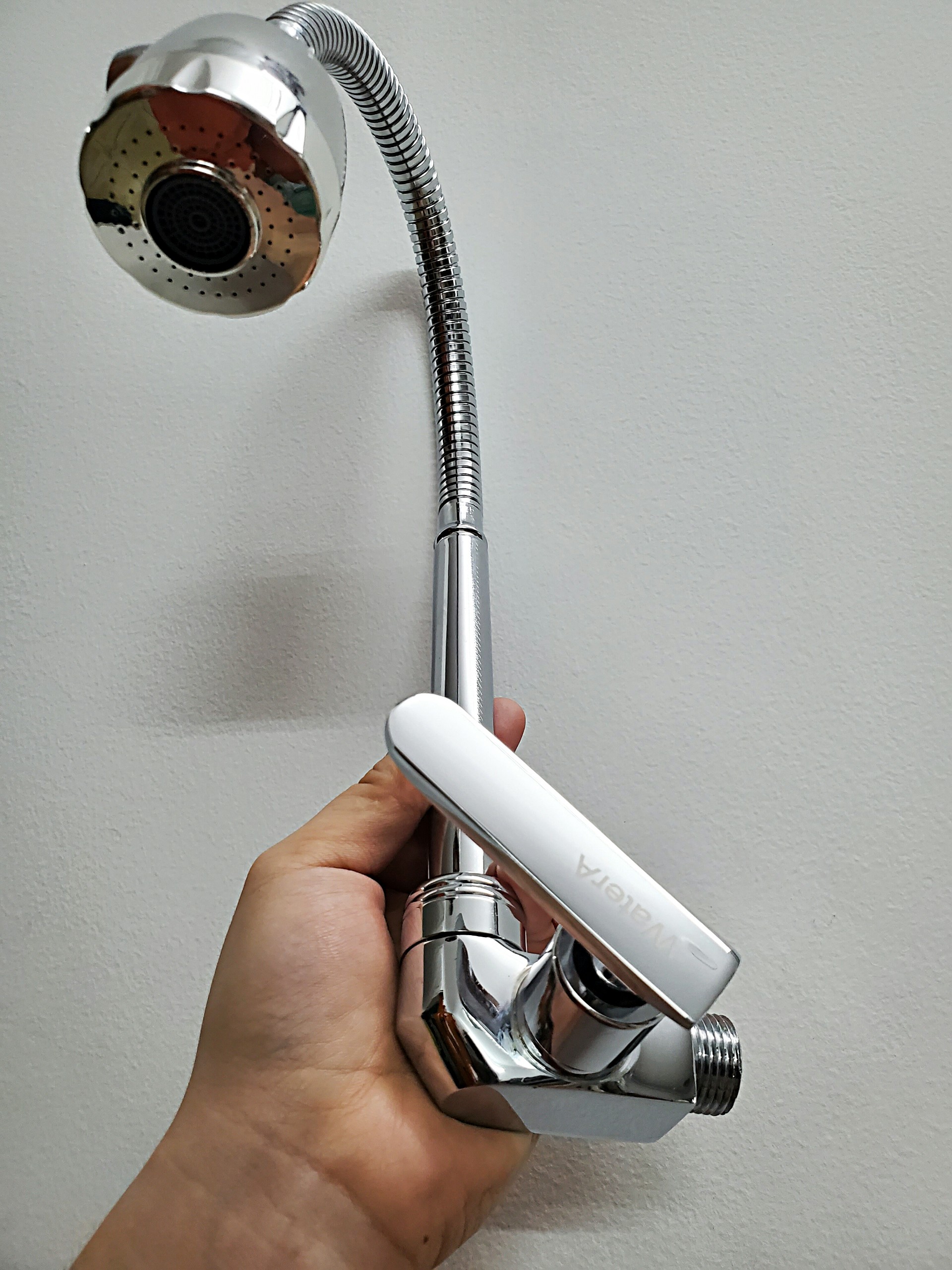 Vòi rửa chén bát một đường nước lạnh cần bẻ - âm tường xi bóng tay gạt