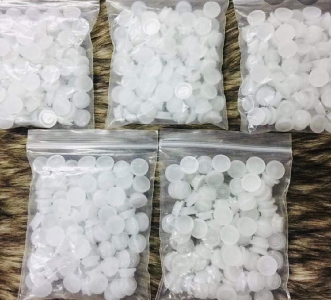 1 bịch nút đựng keo nối mi