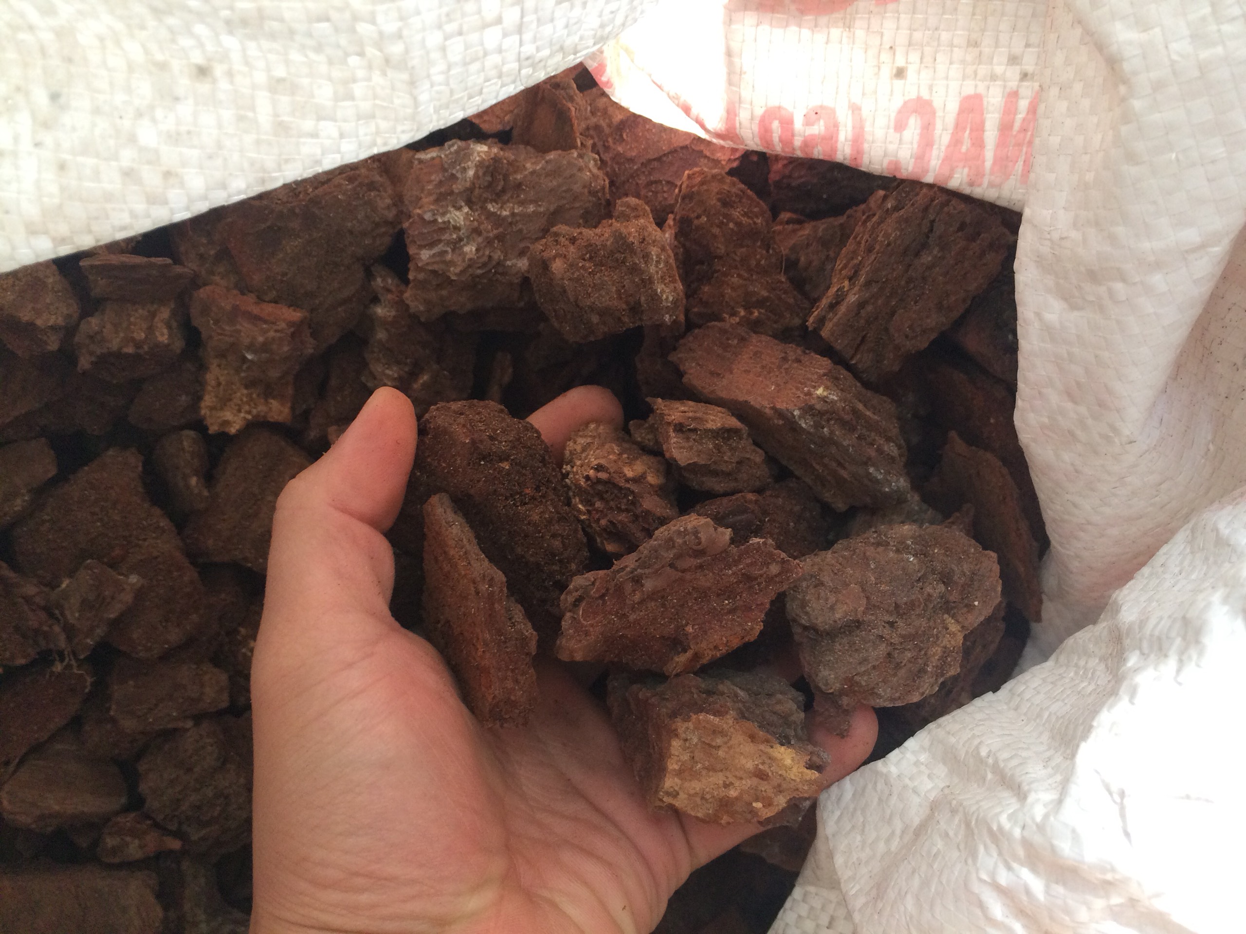 1kg Vỏ thông trồng hoa lan đã qua xử lý, nhiều loại kích thước dùng trồng hoa lan hồ điệp, phi điệp, lan kiếm