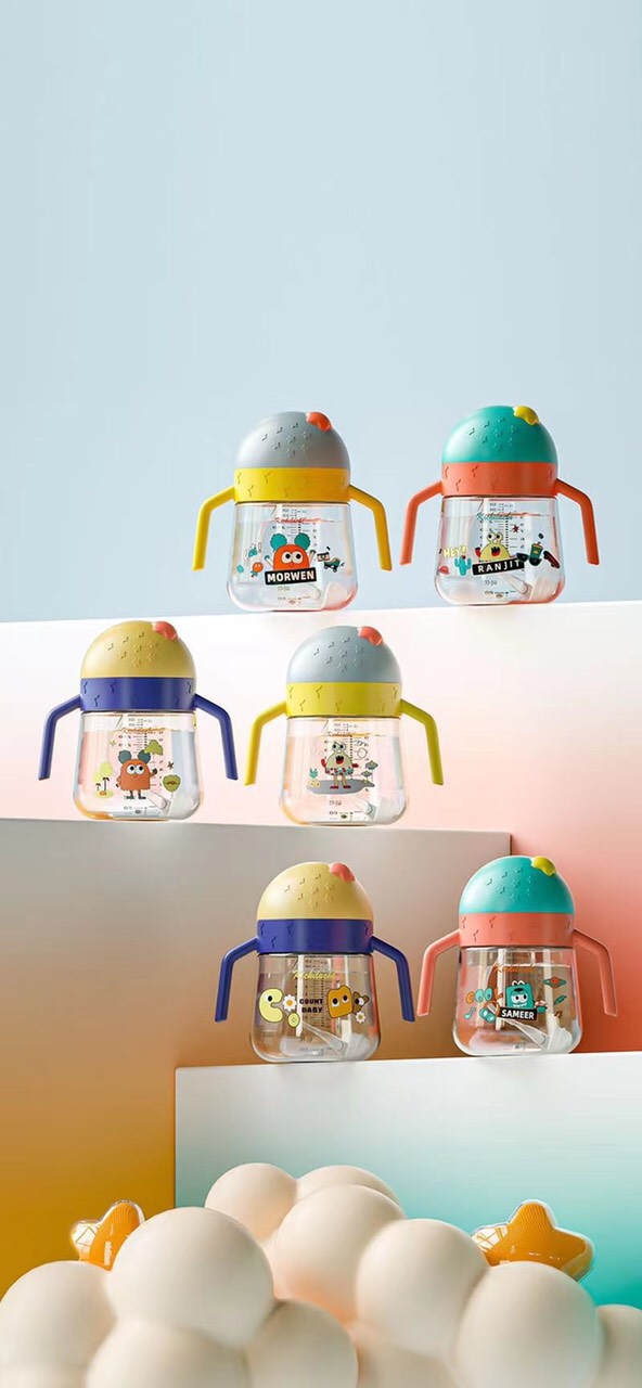 Bình tập uống nước ống hút cho bé Kichilachi Gấu 240ml