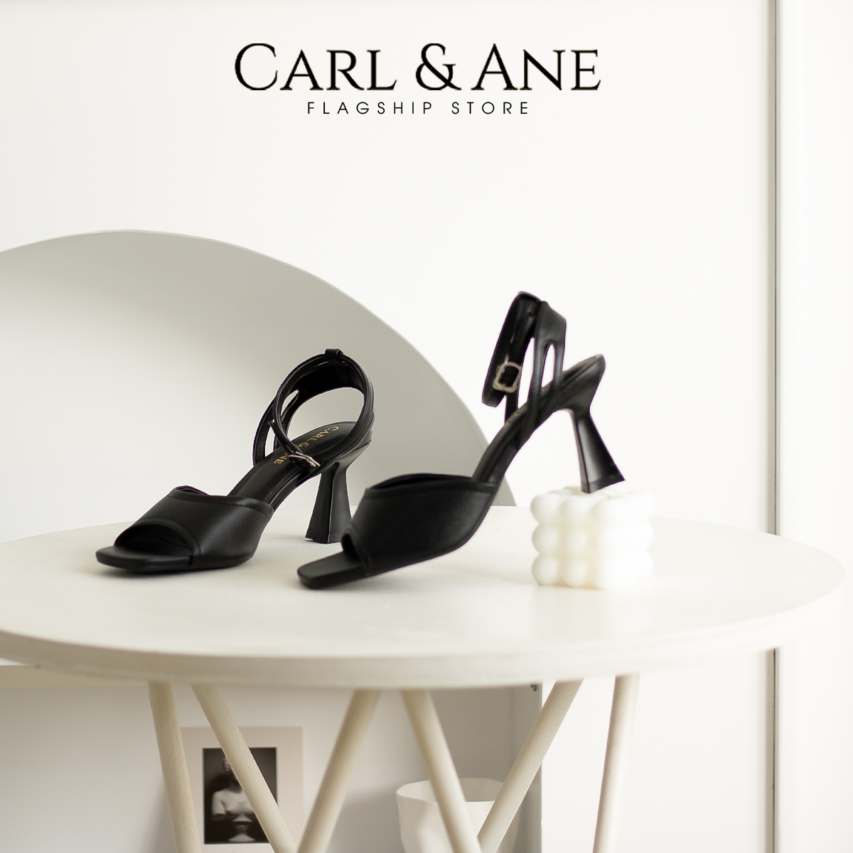 Carl & Ane - Giày cao gót nhọn hở mũi phối dây quai mảnh cao 7cm màu đen_ CS015