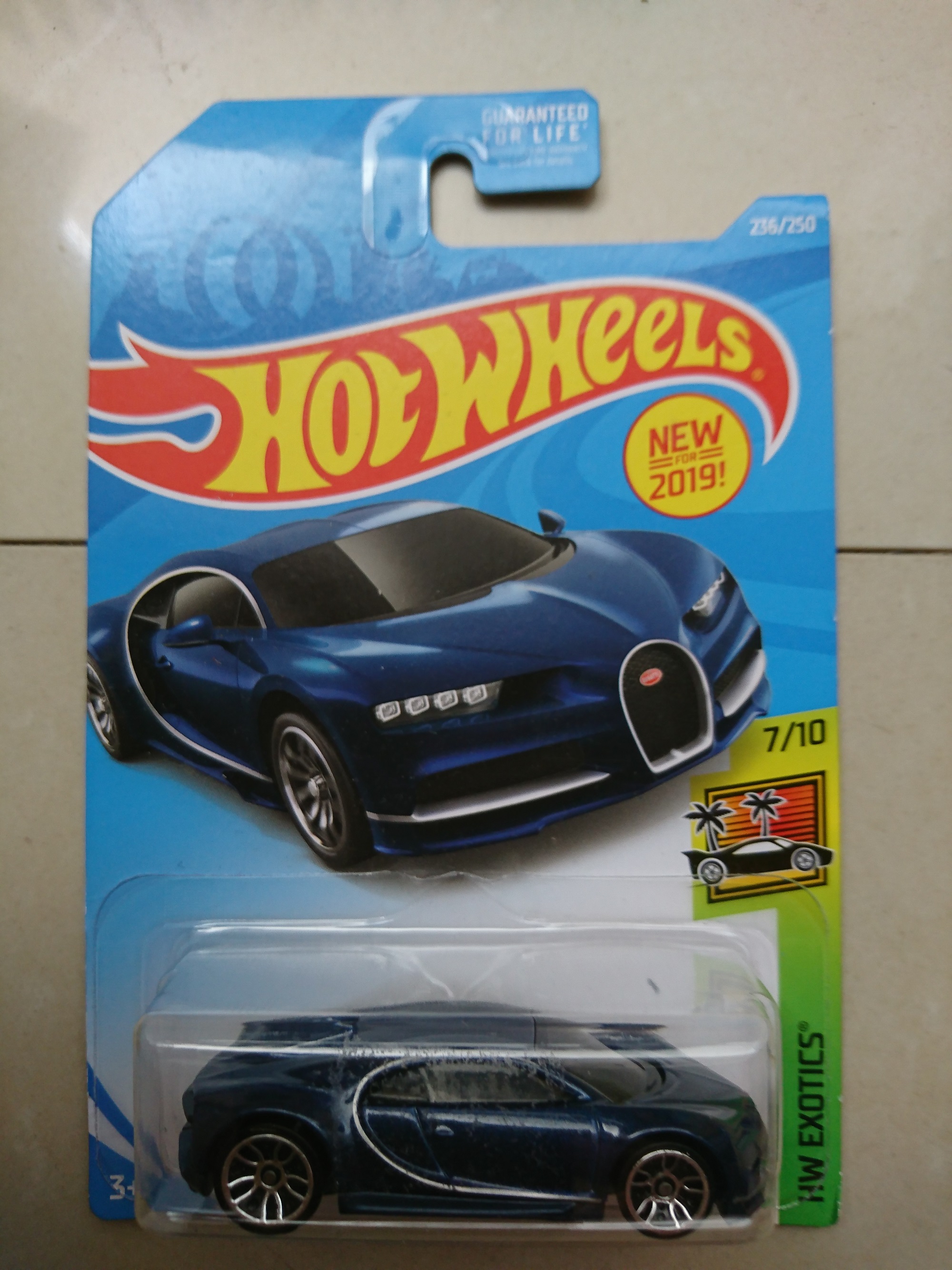 Xe Hotwheels Bugatti Chiron (Màu Xanh)