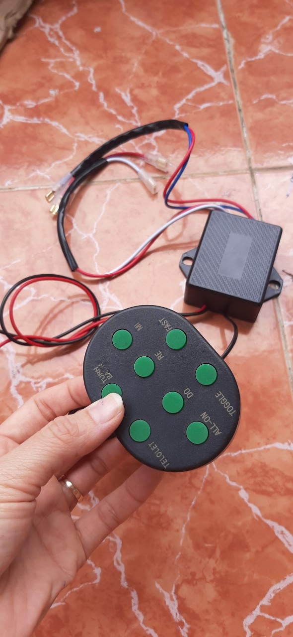 Khiển còi  8 nút bấm