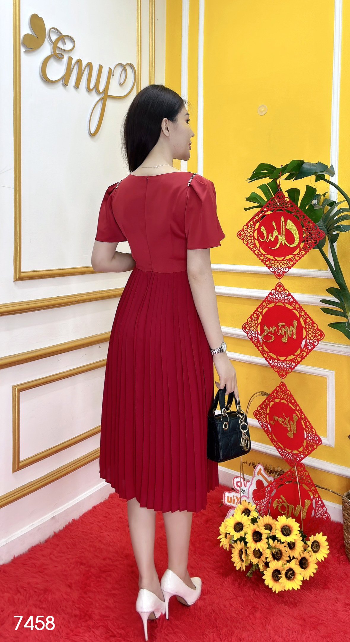 Đầm EMY EM7458 Xoè Dập Ply Đỏ