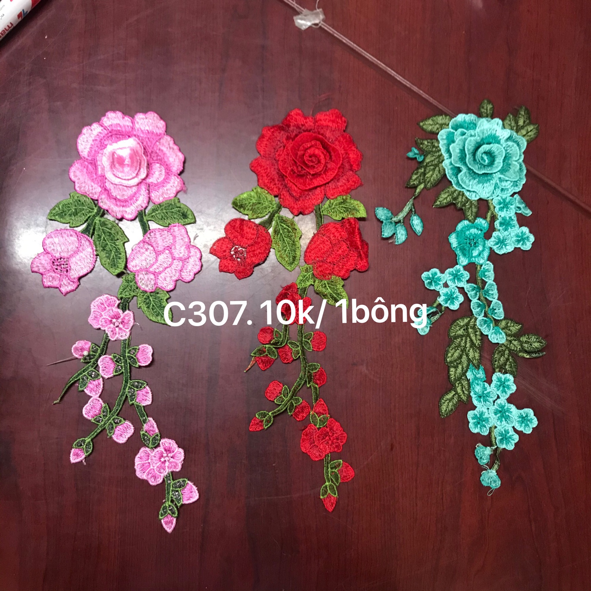 2 bông Hoa thêu cánh nổi 3D mã H307