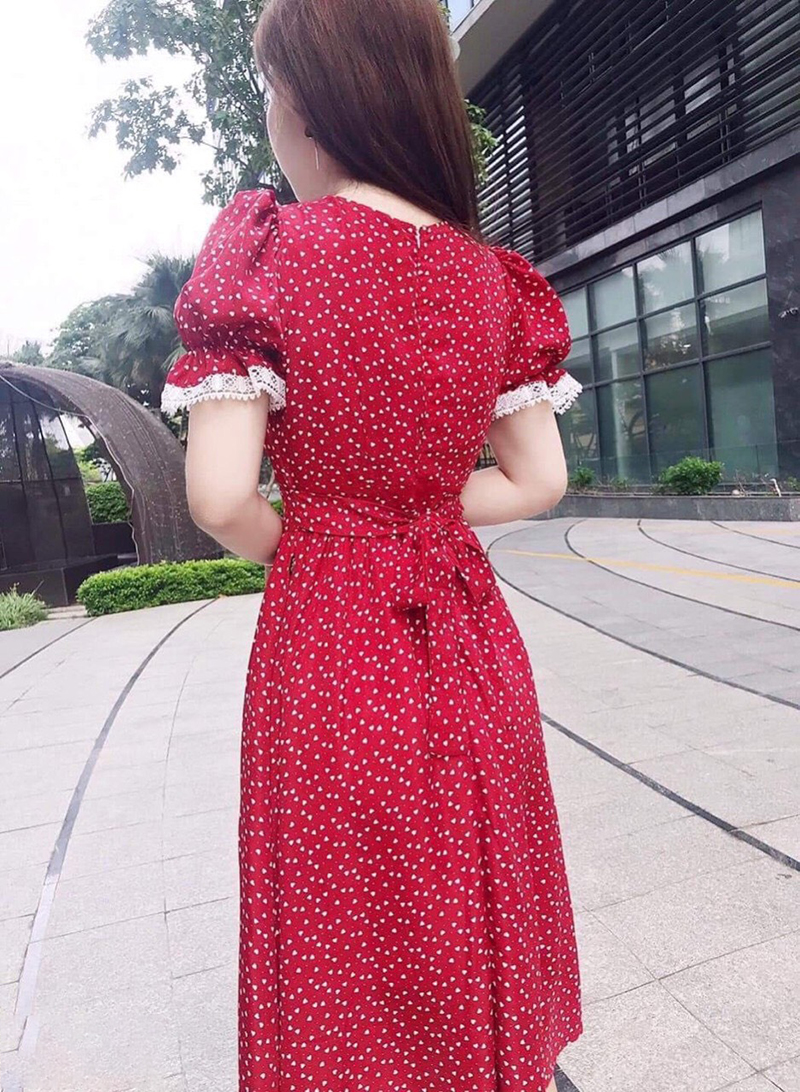 Váy đầm đỏ hoa nhí thời trang Hoa Anh Đào dáng xòe cổ tim phối ren tay ngắn bồng phù hợp đi chơi dự tiệc size từ 40 - 52kg