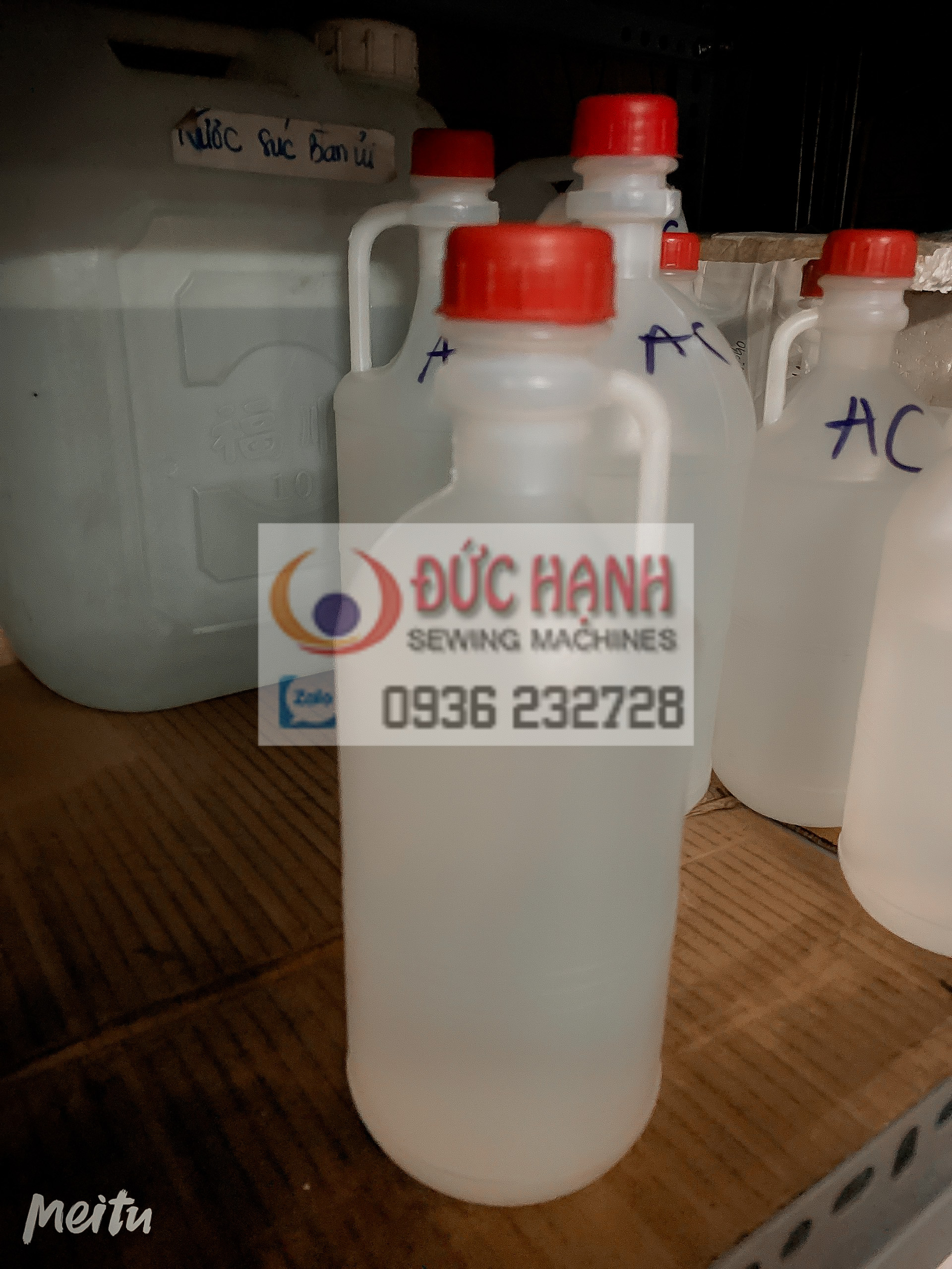 NƯỚC TẨY DƠ QUẦN ÁO ACETON 1 LÍT
