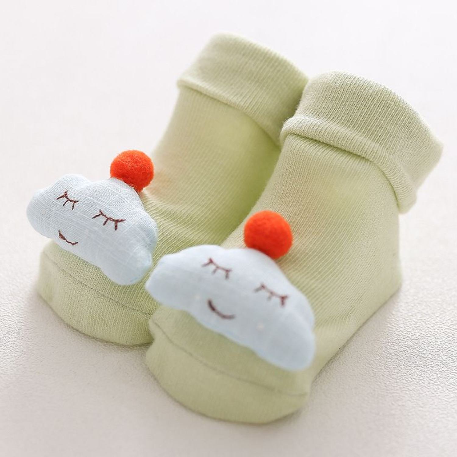 Tất len trơn cổ cao mềm mịn, ấm áp cho bé