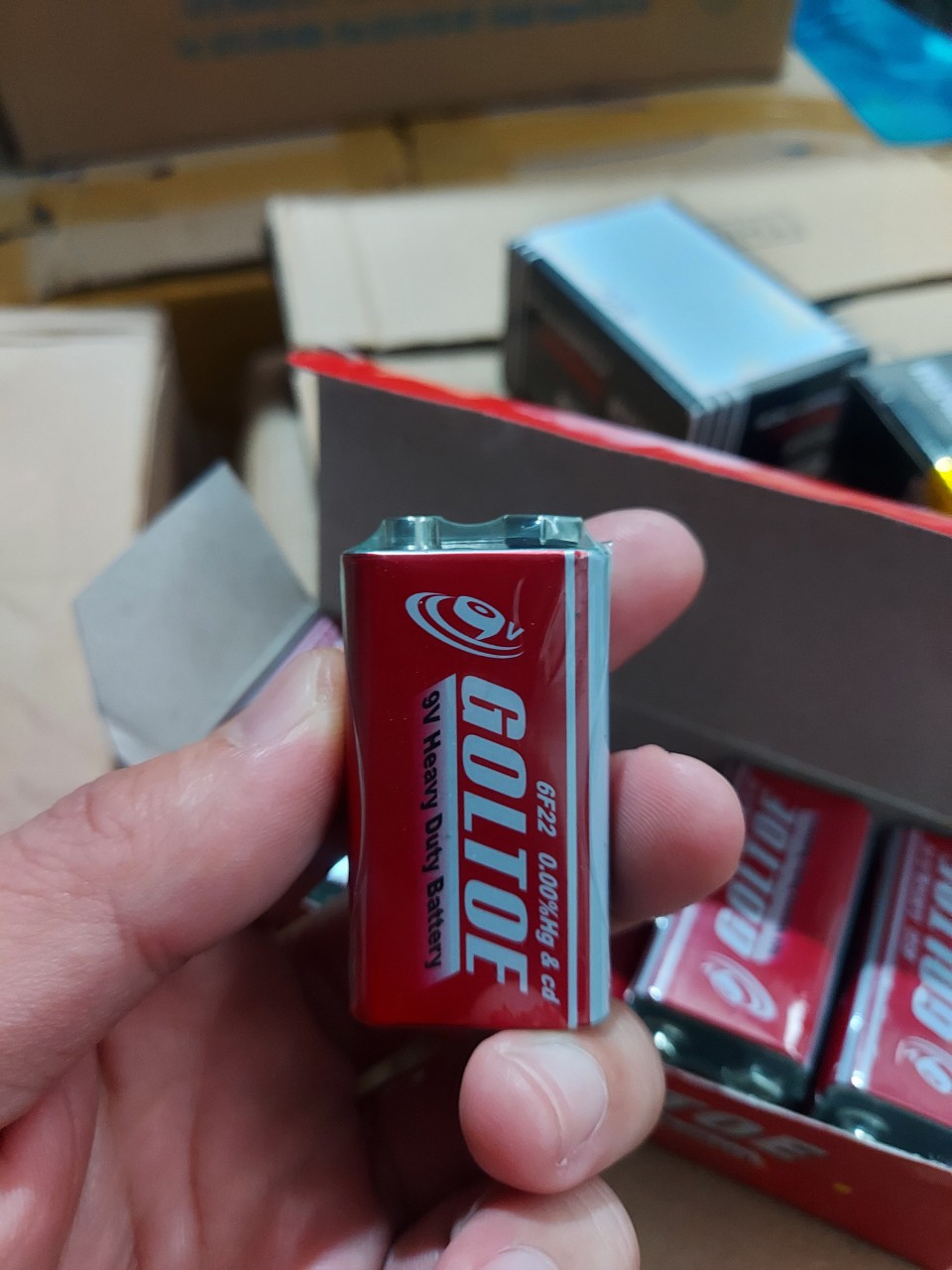 MỘT HỘP PIN VUÔNG GOLITE 9V (HỘP 10 VIÊN)