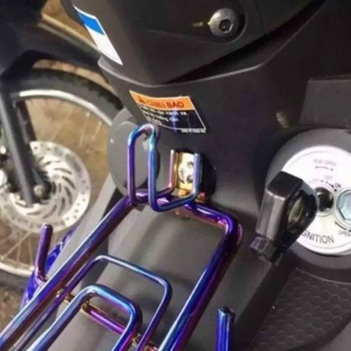 Móc treo xe máy chữ u mạ titan