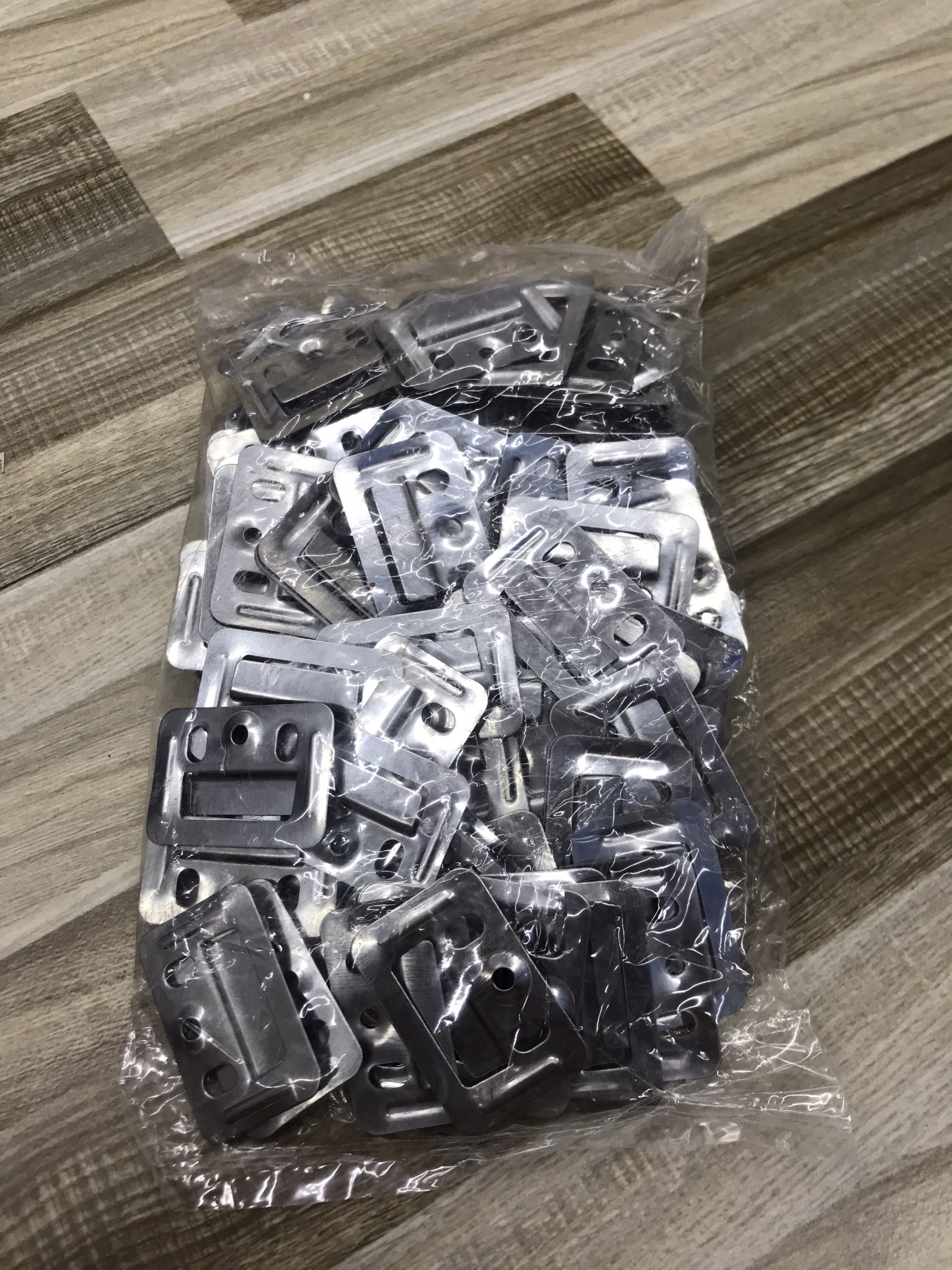 KE TẤM ỐP INOX