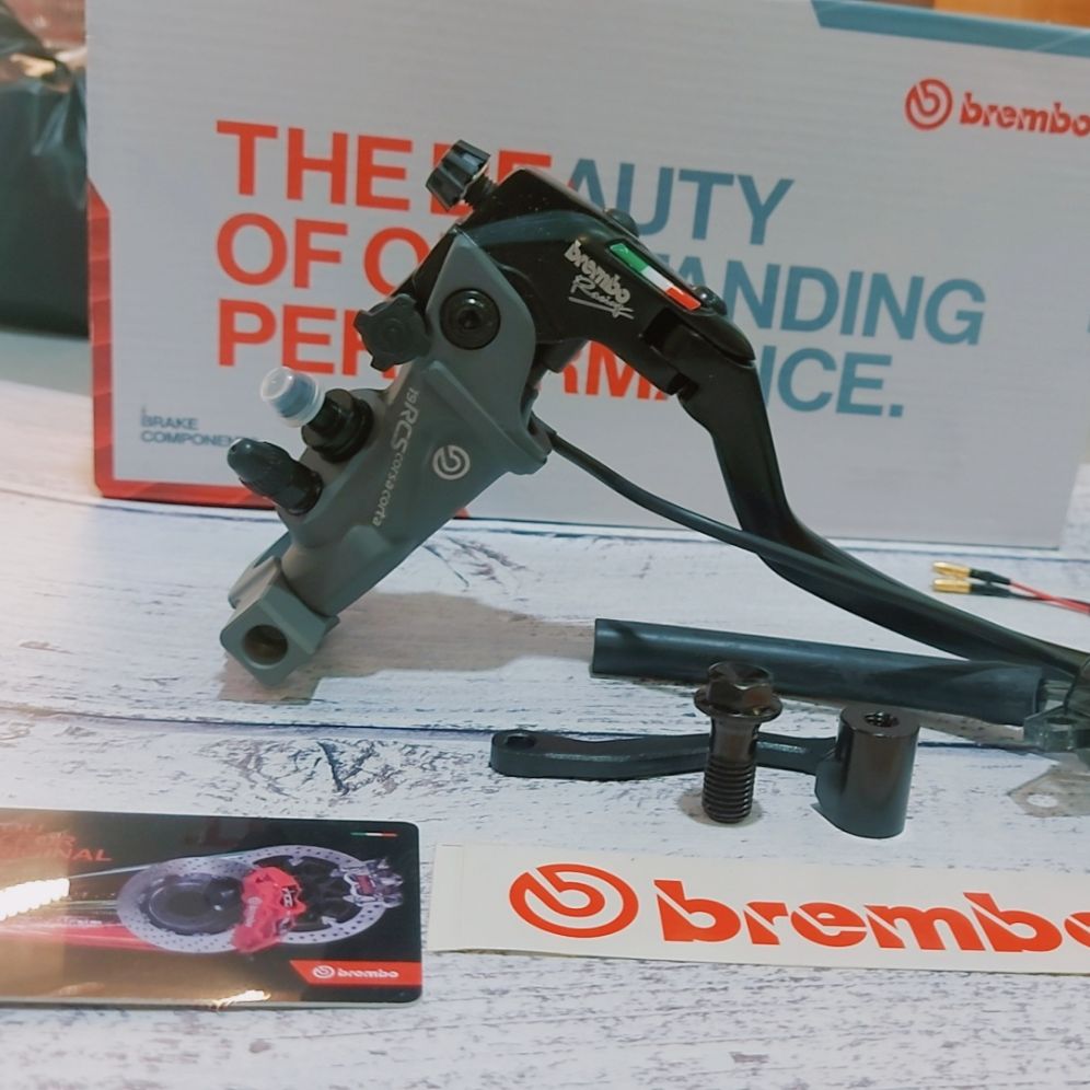 Tay thắng bình Brembo 1:1 tặng kèm bình dầu lớn