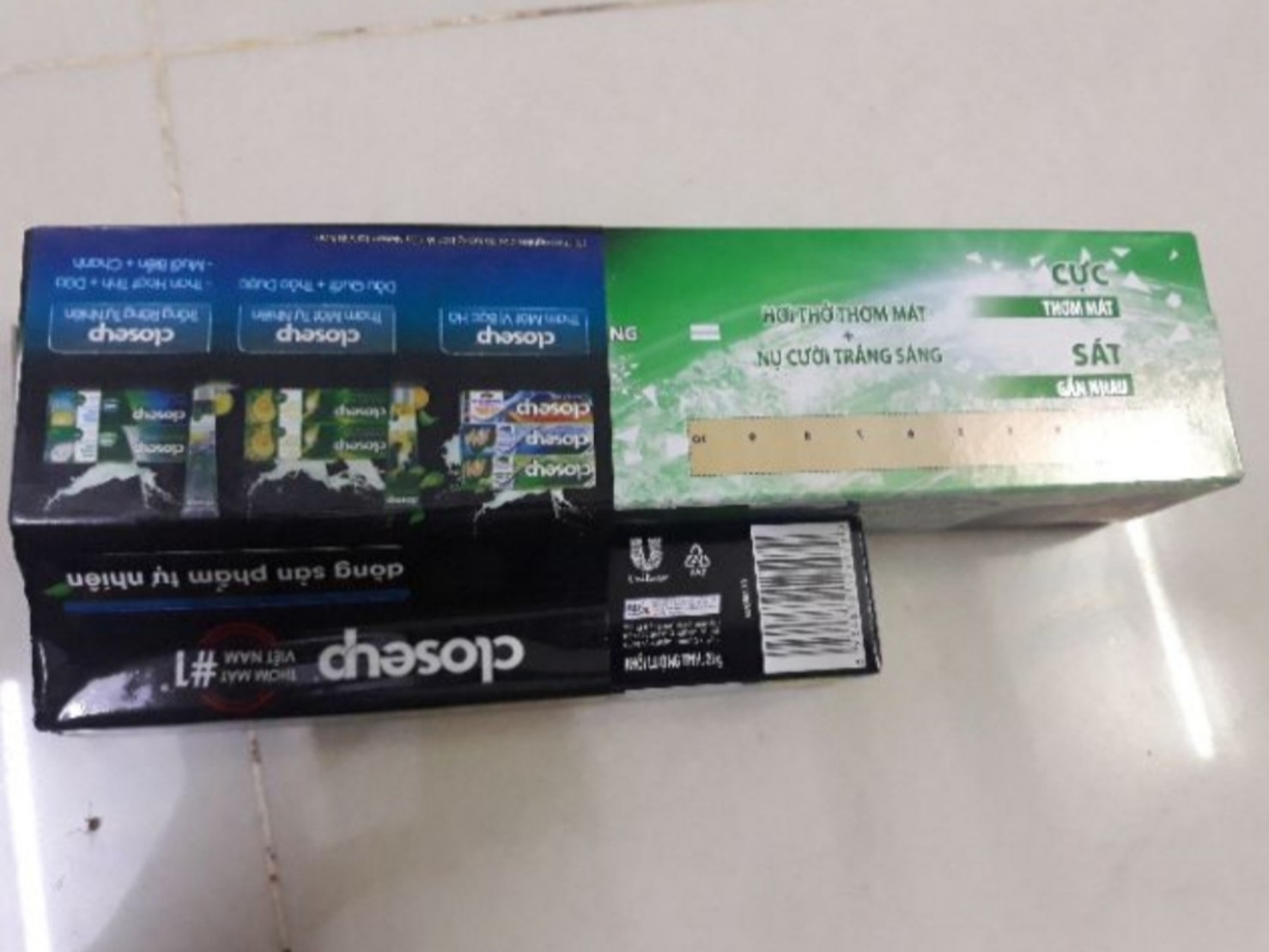 KEM ĐÁNH RĂNG CLOSEUP Xanh lá Bạc Hà 180g