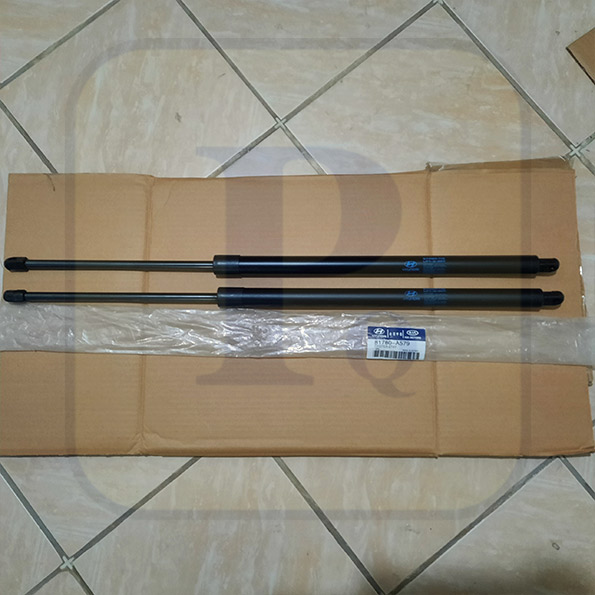 Ty chống cốp sau kia carnival