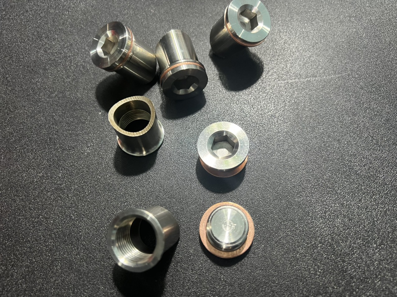 Ốc cảm biến sensor AFR chuyên dùng hàn cho cổ pô Titan và ốc sensor hàn cổ inox oxy