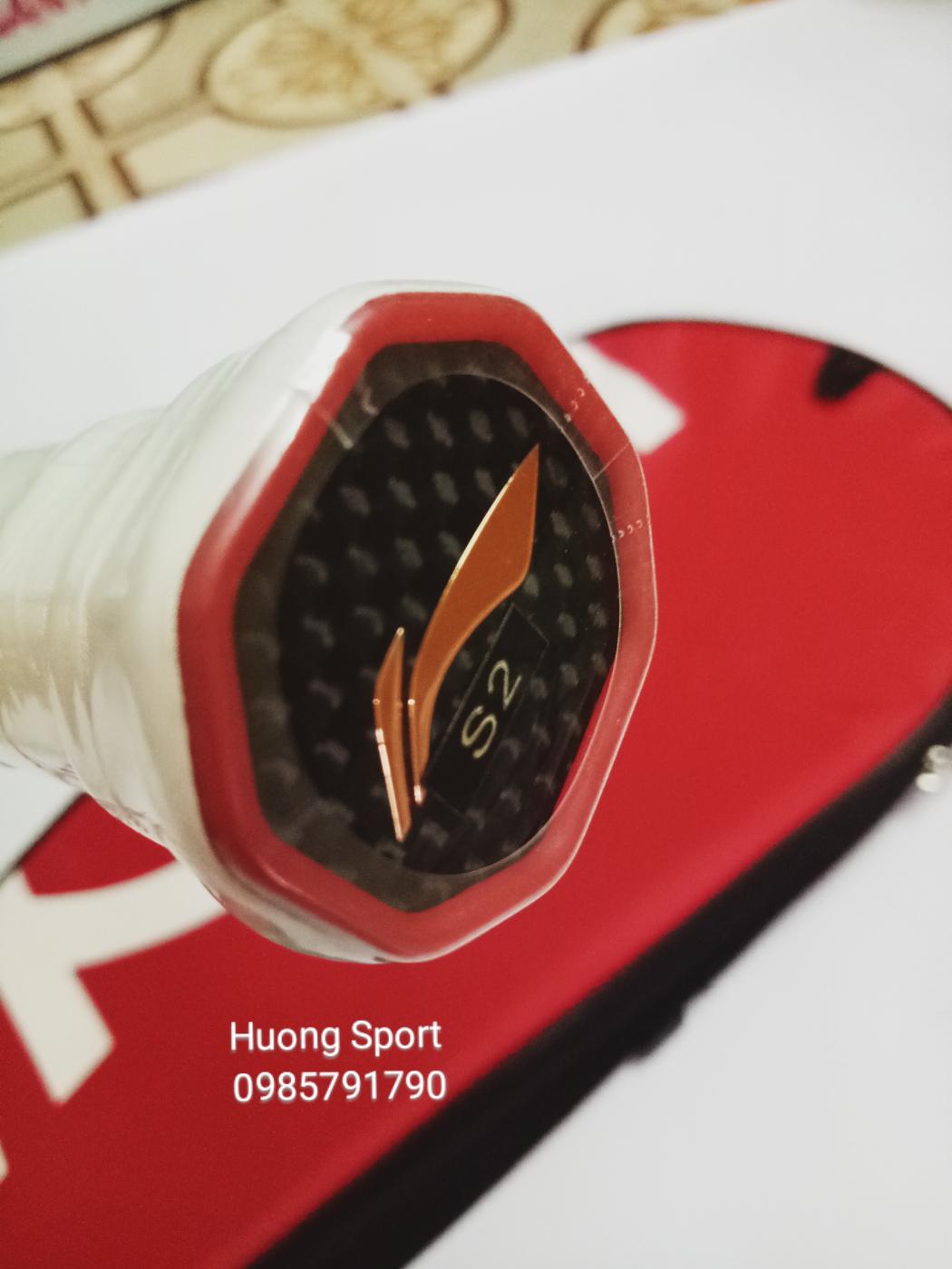 Vợt cầu Lông Li-ning khung cacbon
