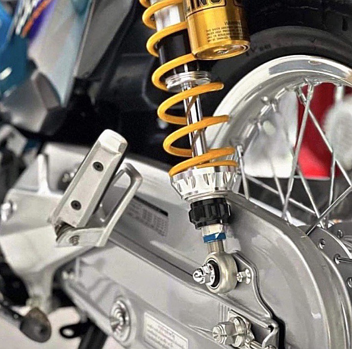 CHÉN NHÔM CNC GẮN PHUỘC OHLINS YSS