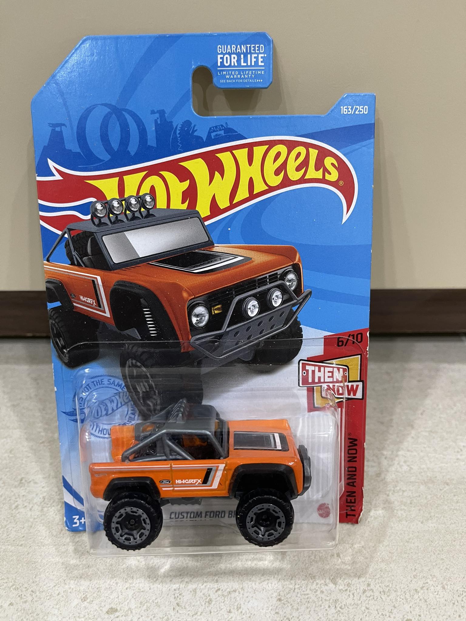 Xe mô hình đồ chơi cơ bản Hotwheels 1:64 - Xe đồng gia 55k/xe
