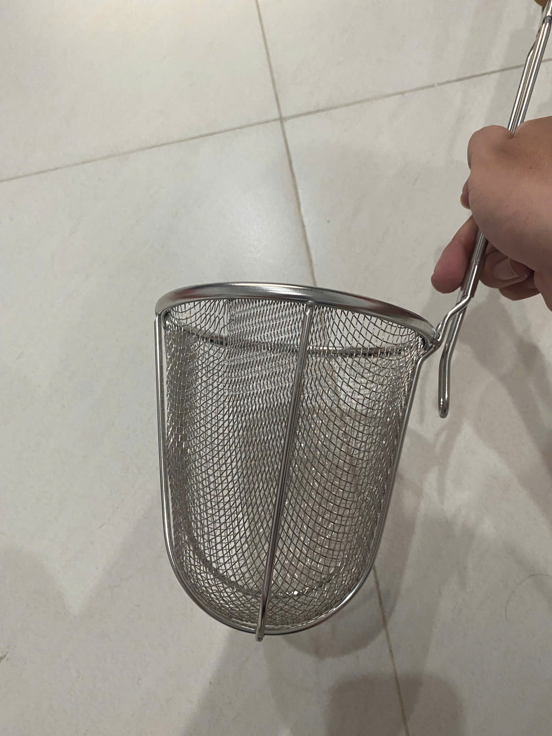 Vợt trụng hủ tiếu sâu lòng cán gỗ