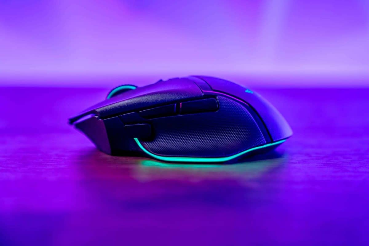 Chuột Razer Basilisk V3 Pro + Mouse Dock Pro | Hàng chính hãng