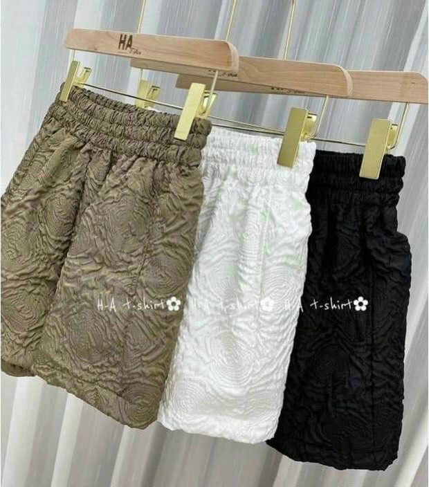 Quần đùi vải mát cực sang họa tiết độc nữ sl035