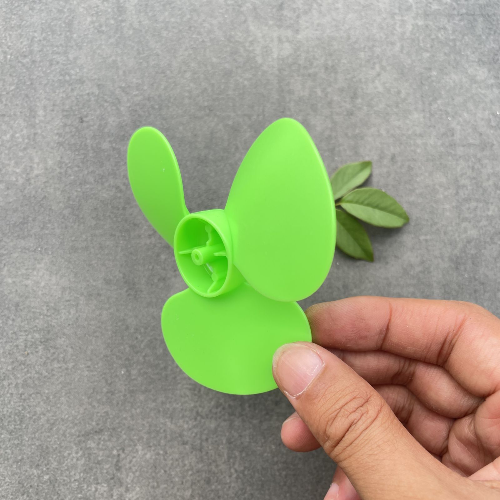 Cánh quạt nghịch 90mm 3 lá trục 2mm