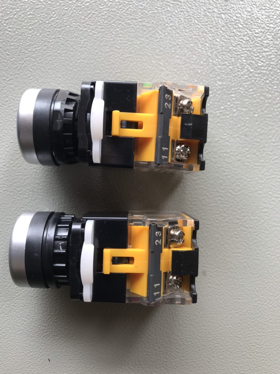 Combo of 10 Push-Button Switches Without Lights La38 Phi 22mm Blue Red Yellow