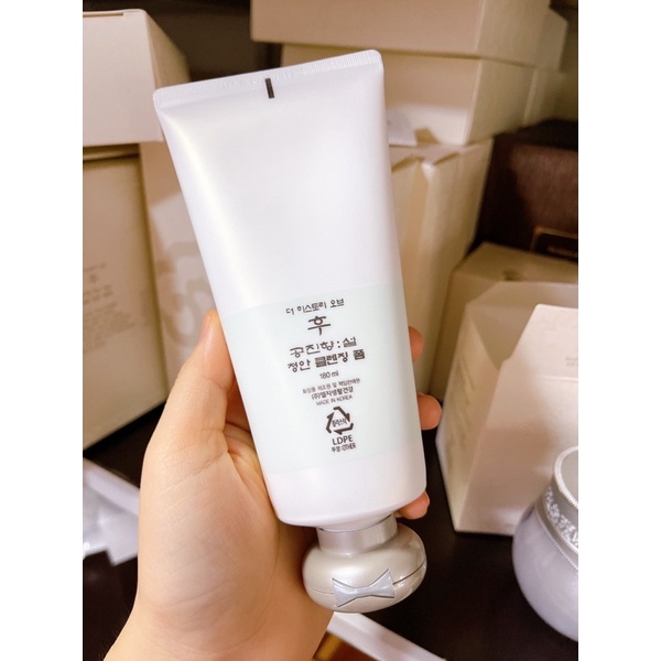 Set sữa rửa mặt whoo trắng 180ml tặng tuýp 40ml