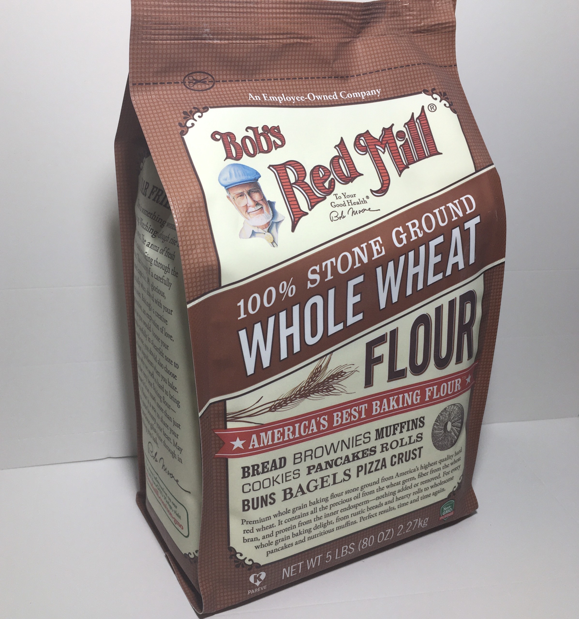 Bột mì nguyên cám Bob's Red Mills 2,27kg
