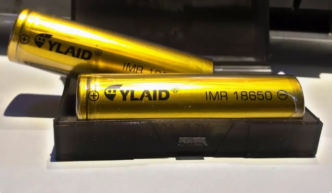 Pin cylaid 18650 vàng ,3100 mAh ,60A, 3,7v (1 viên)