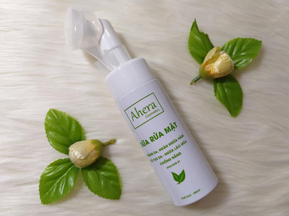 Sữa Rửa Mặt Đầu Cọ Silicon AHERA .