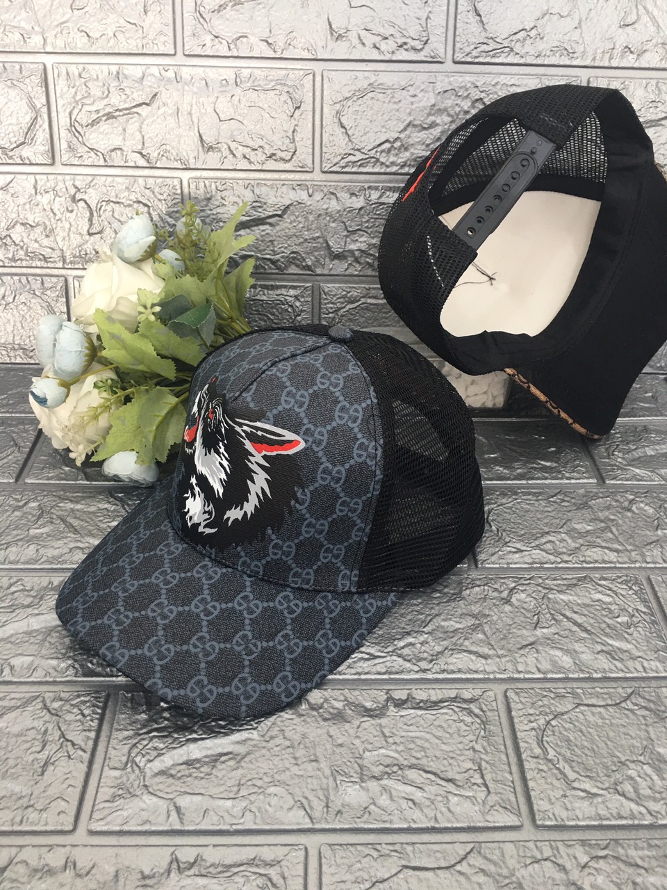 Mũ lưỡi trai lưới in hình đầu sói