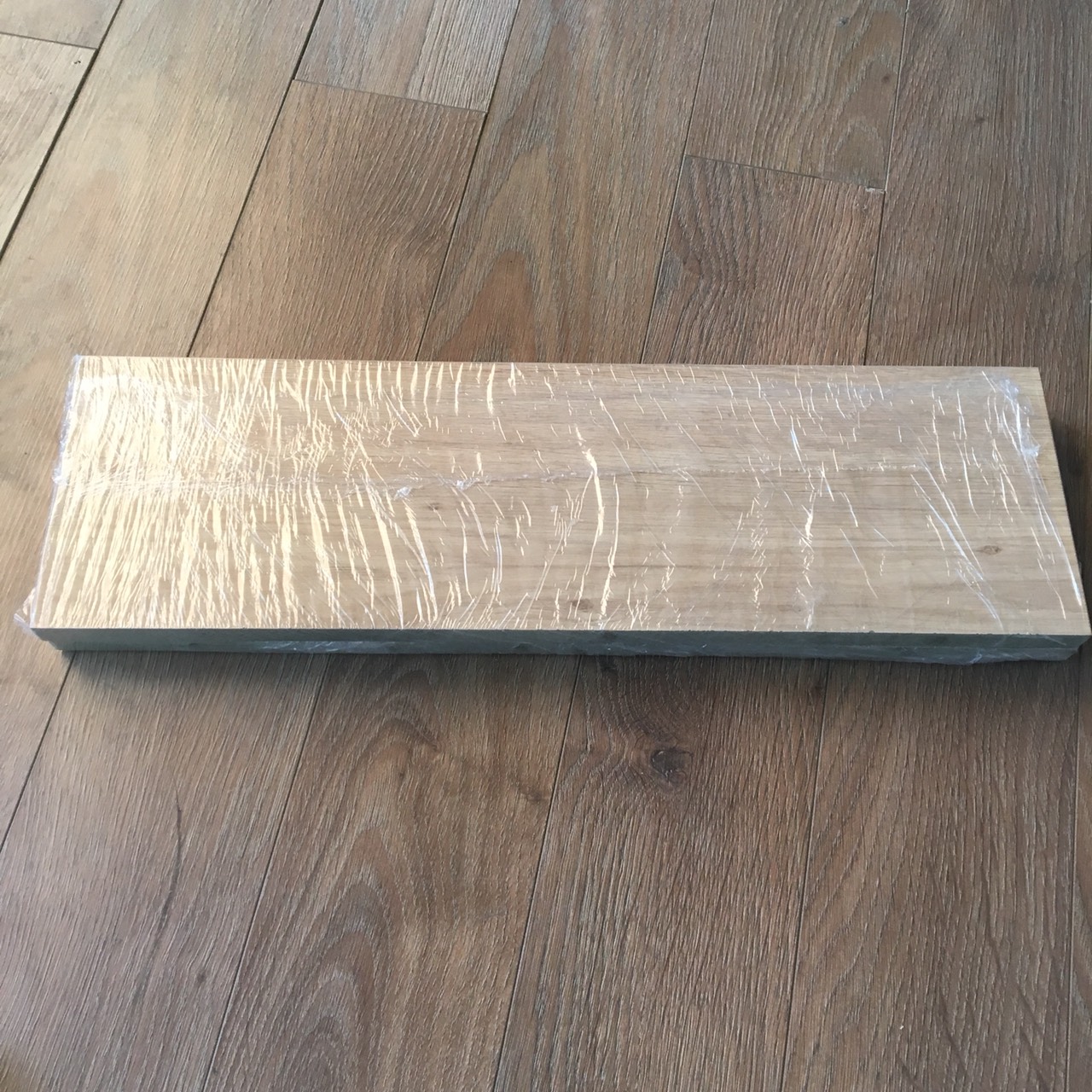 Bộ 2 kệ gỗ treo tường kích thước 400x150mm, kèm phụ kiện lắp ráp